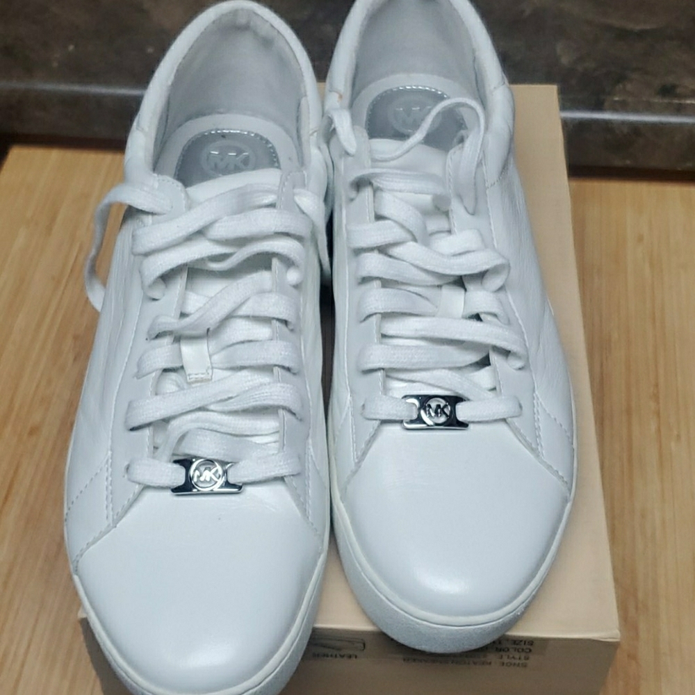 Shoes - Picture 3 of 3